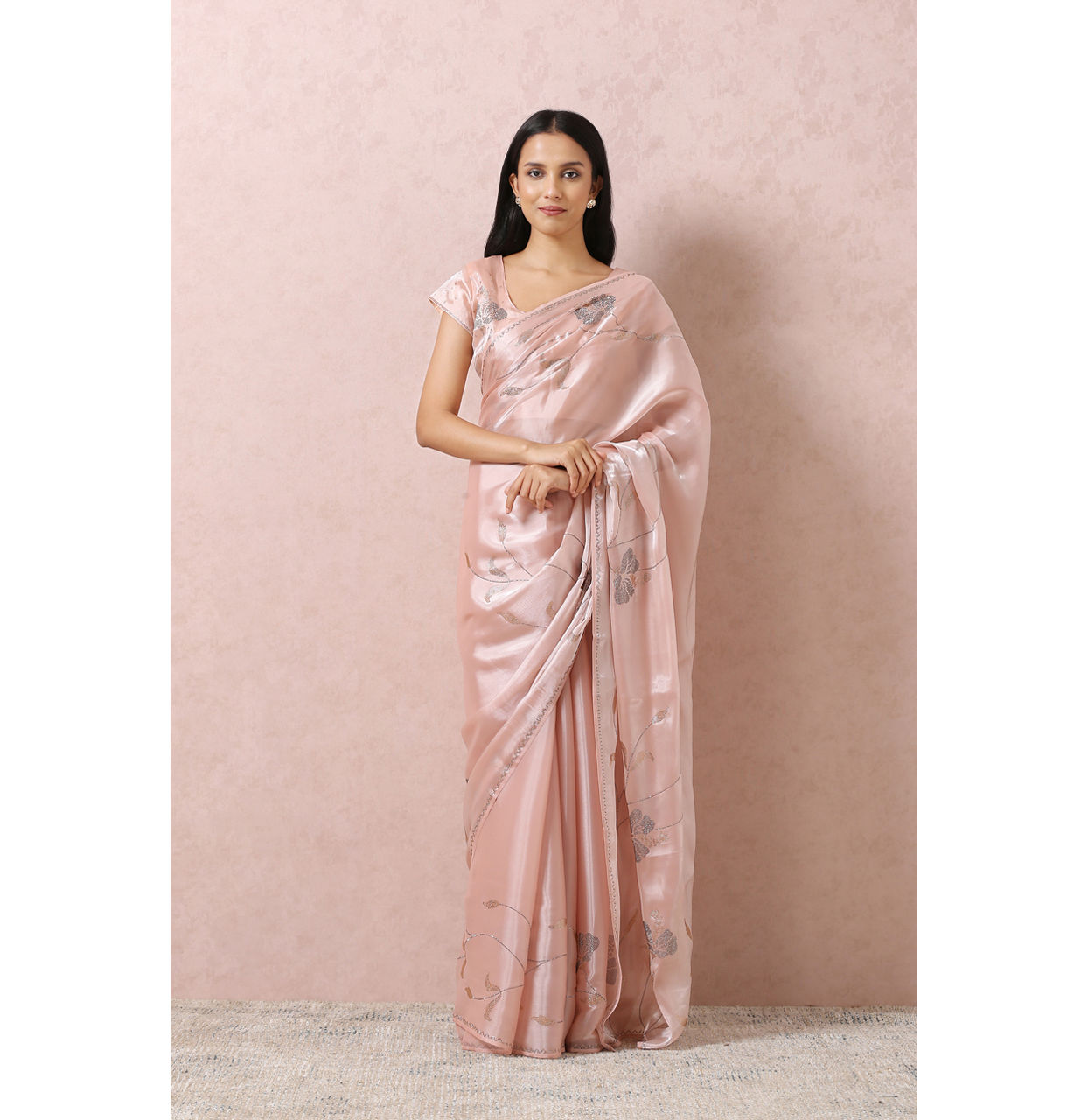 alt message - Mohey Women Peach Organza Saree With Stone Embellishment image number 0