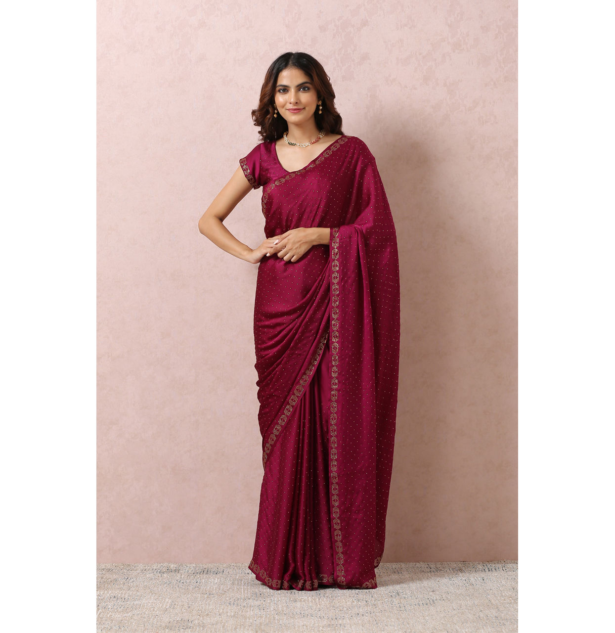 alt message - Mohey Women Wine Stone-Embellished Satin Saree image number 0