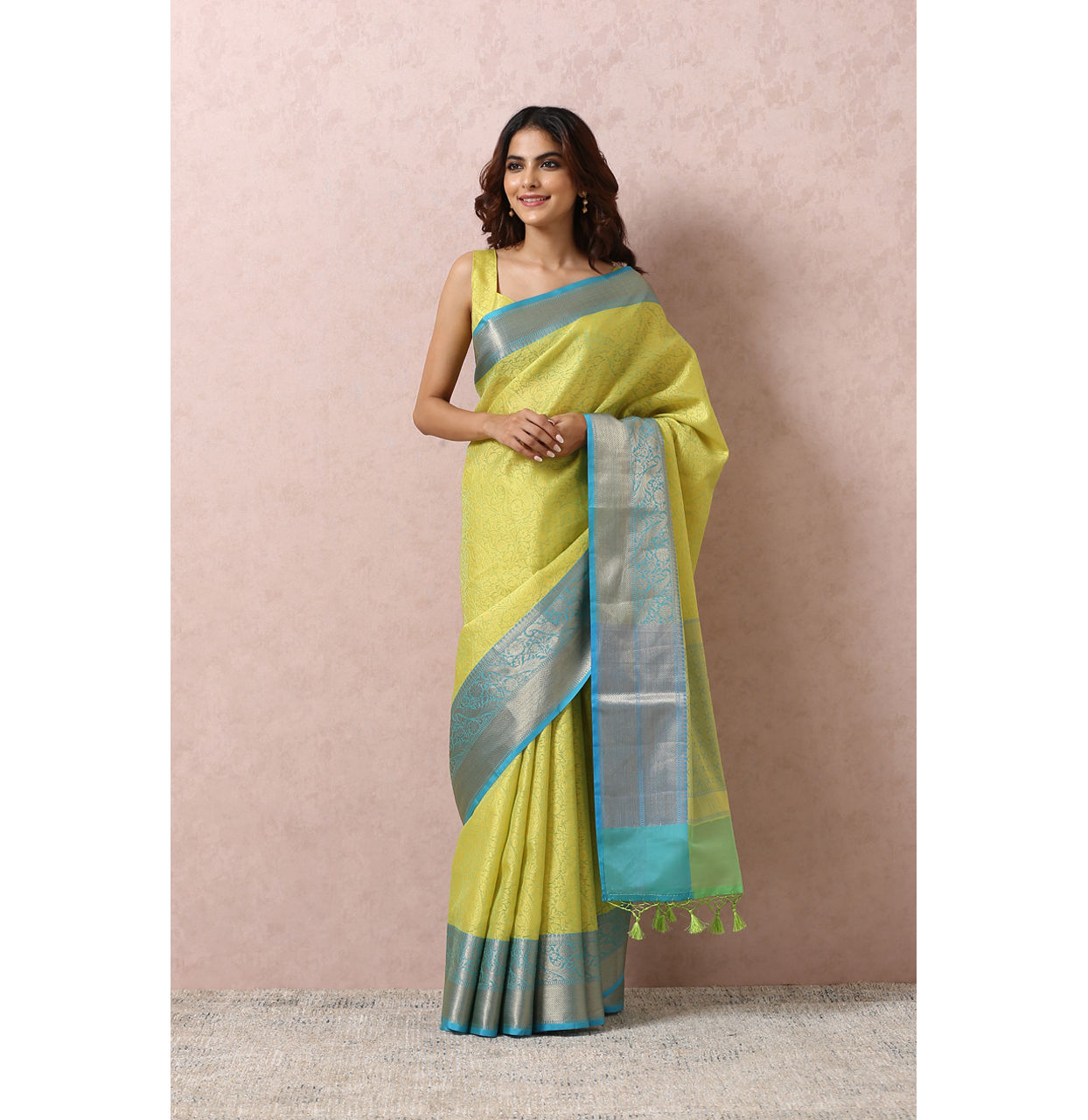 Mohey Women Green Printed Saree image number 0