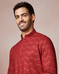 Manyavar Men Maroon Wave Patterned Printed Kurta