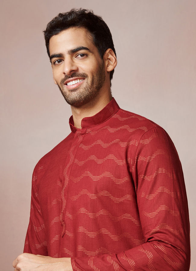 alt message - Manyavar Men Maroon Wave Patterned Printed Kurta image number 0