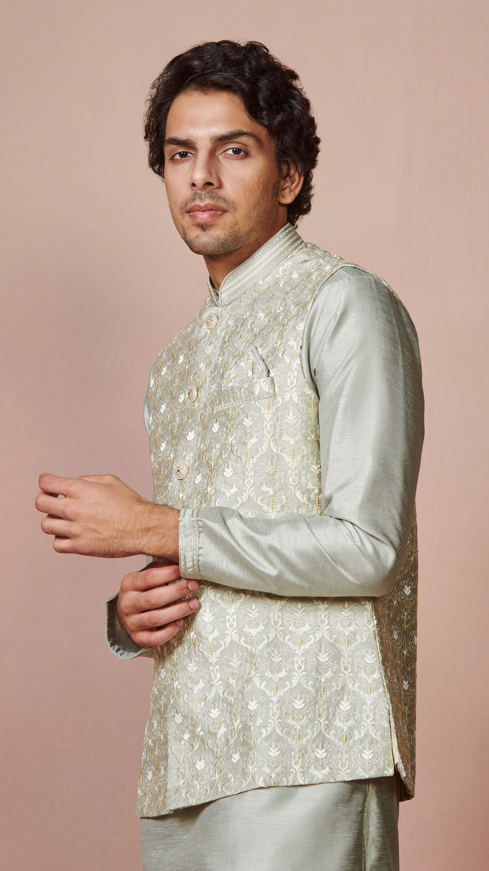 Manyavar Men Grey Kurta Jacket Set With Self Design