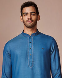 Manyavar Men Feroze Plain Kurta Set