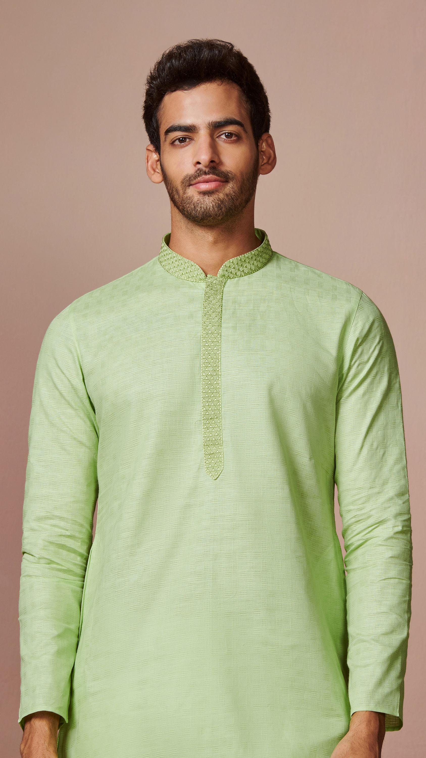 Manyavar Men Green Cotton Kurta With Embroidered Collar