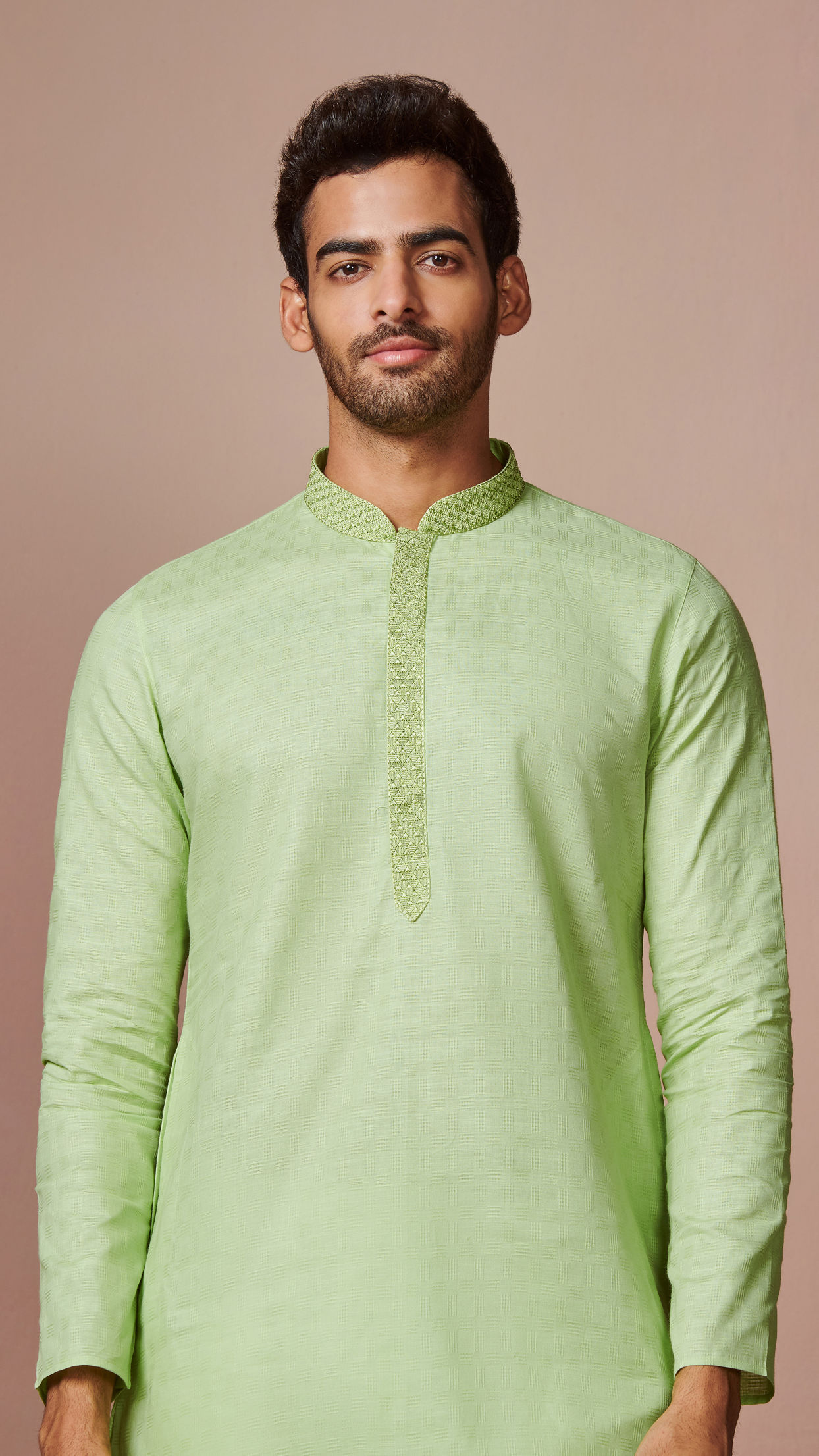 Green Cotton Kurta With Embroidered Collar image number 0
