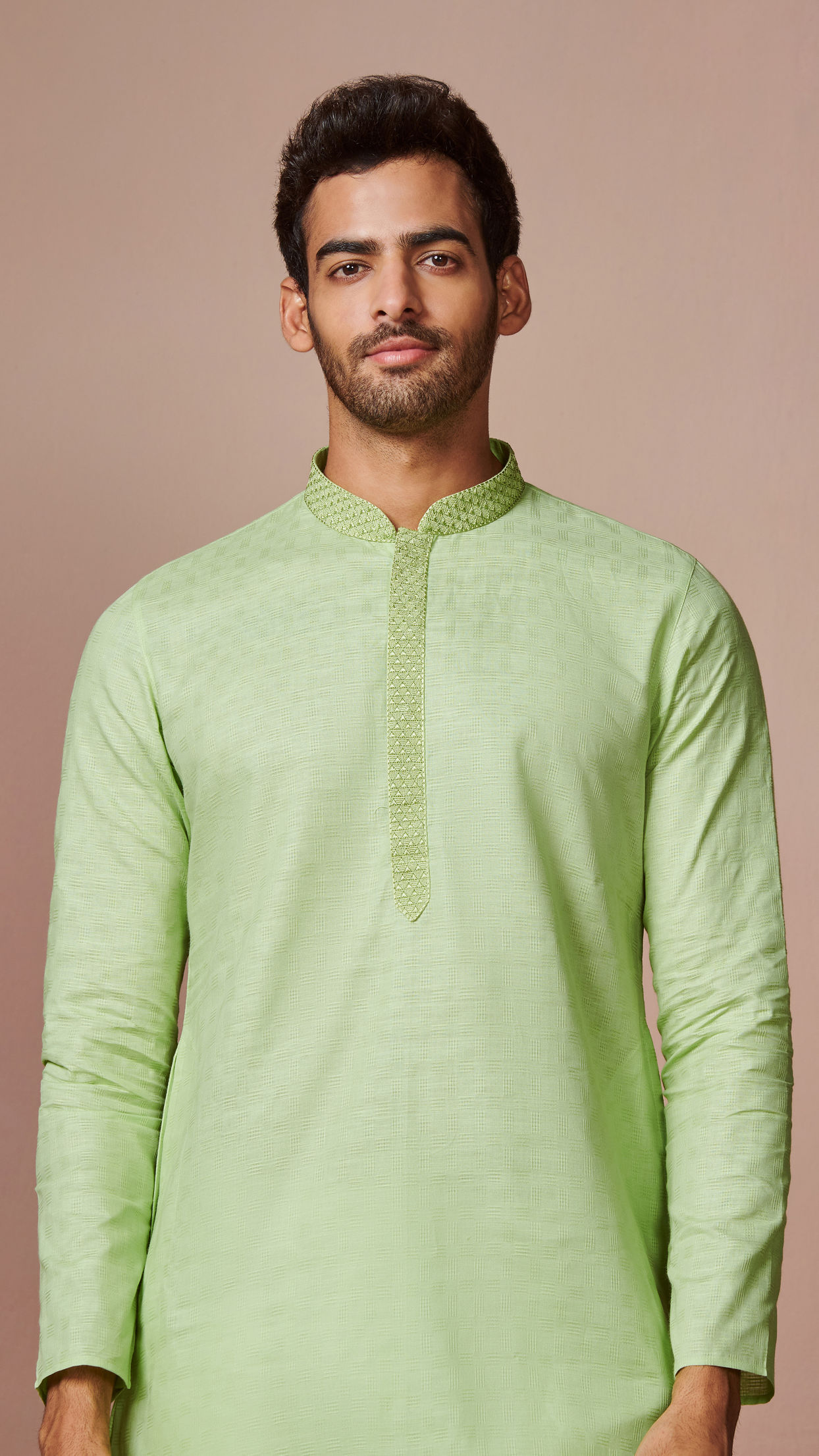 Manyavar Men Green Cotton Kurta With Embroidered Collar