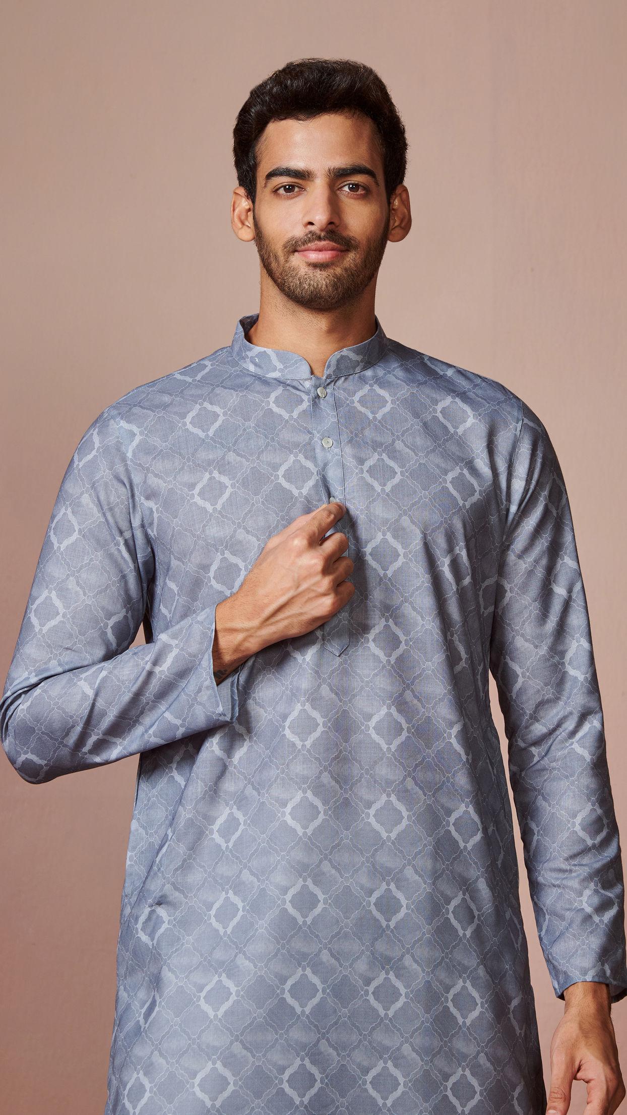 Manyavar Men Grey Bandhani Print Kurta