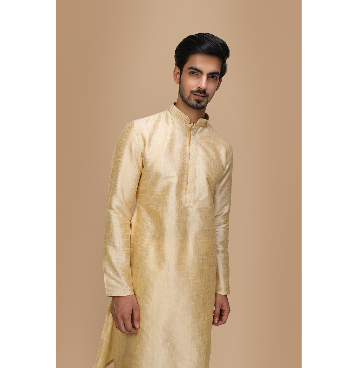 alt message - Manyavar Men Beige Plain Kurta Set image number 0