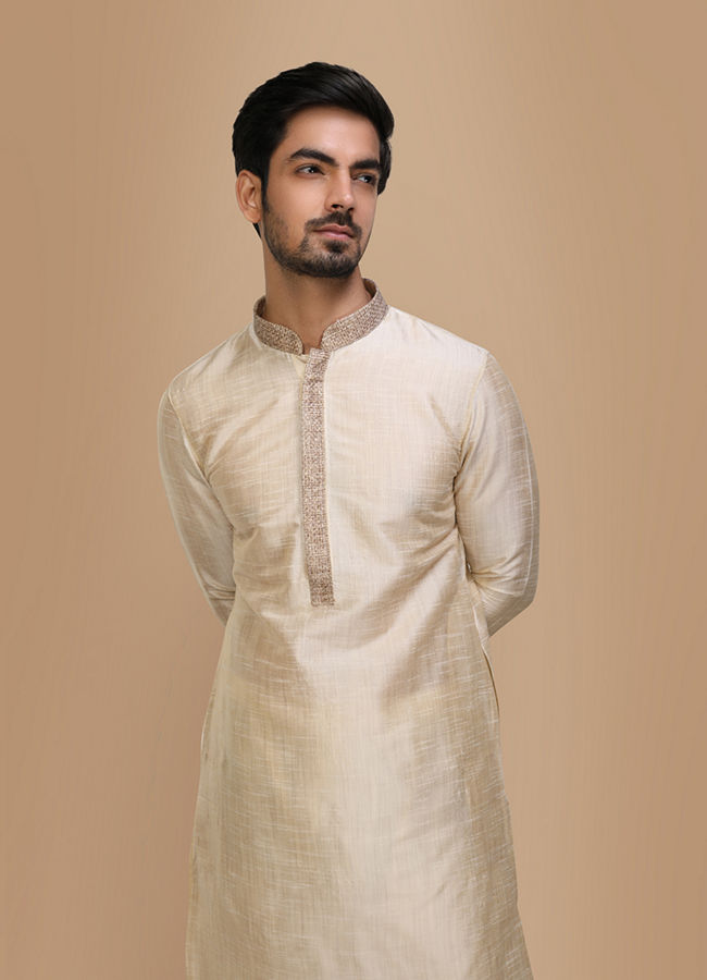 alt message - Manyavar Men Pista Plain Kurta Set With Contrast Collar And Placket image number 0