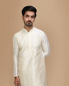 alt message - Manyavar Men Off White Self Design Kurta Set image number 0