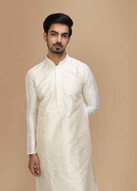 alt message - Manyavar Men Off White Self Design Kurta Set image number 0