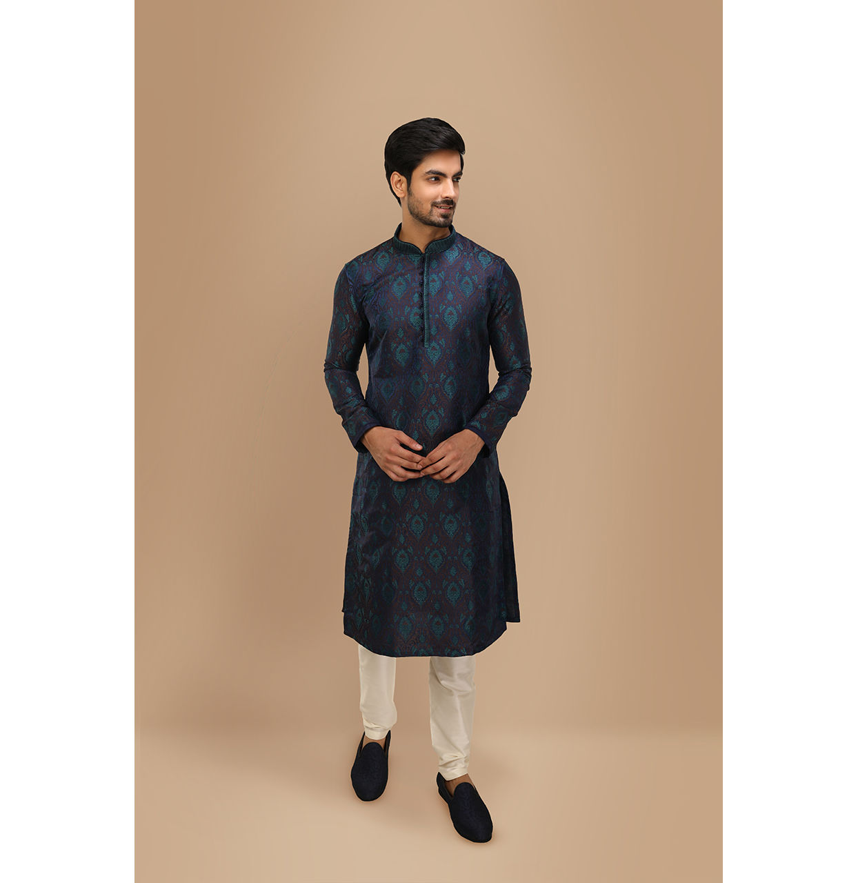 Manyavar Men Fashionable Designer Blue Kurta Set