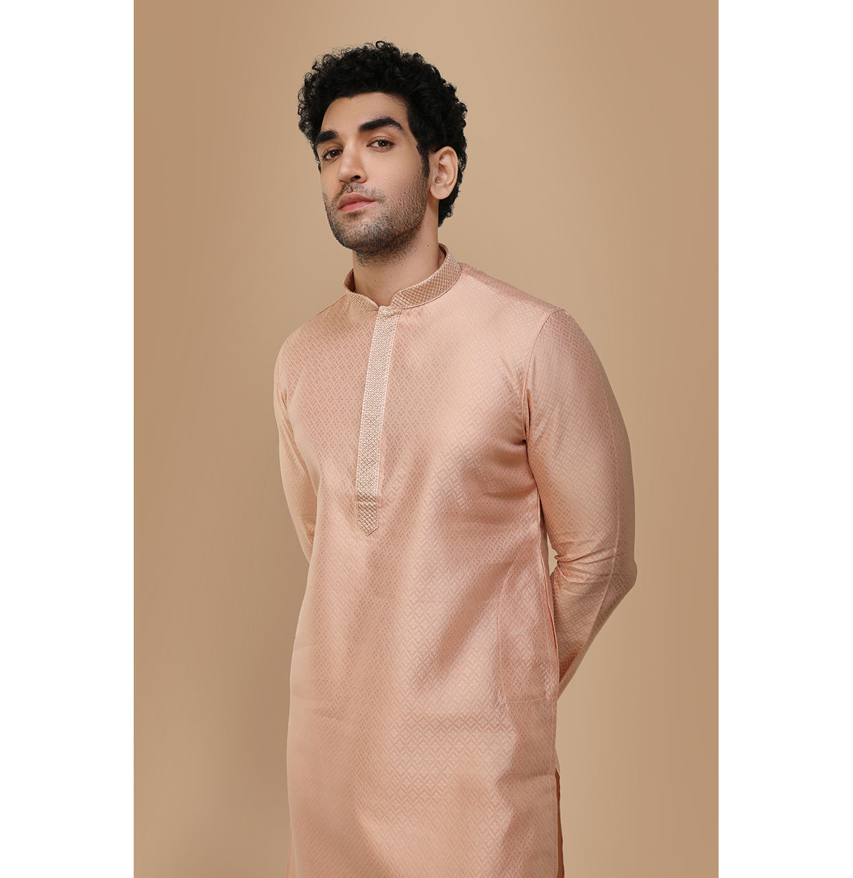 Manyavar Men Faded Pink Self Design Kurta Pajama