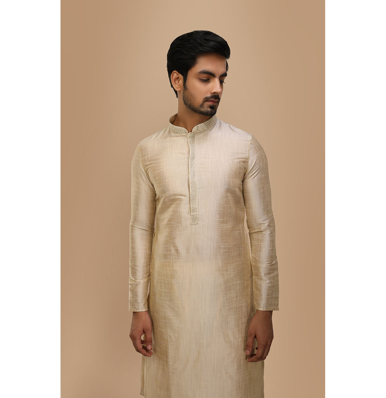 alt message - Manyavar Men Green Art Silk Embroidered Kurta Set image number 0