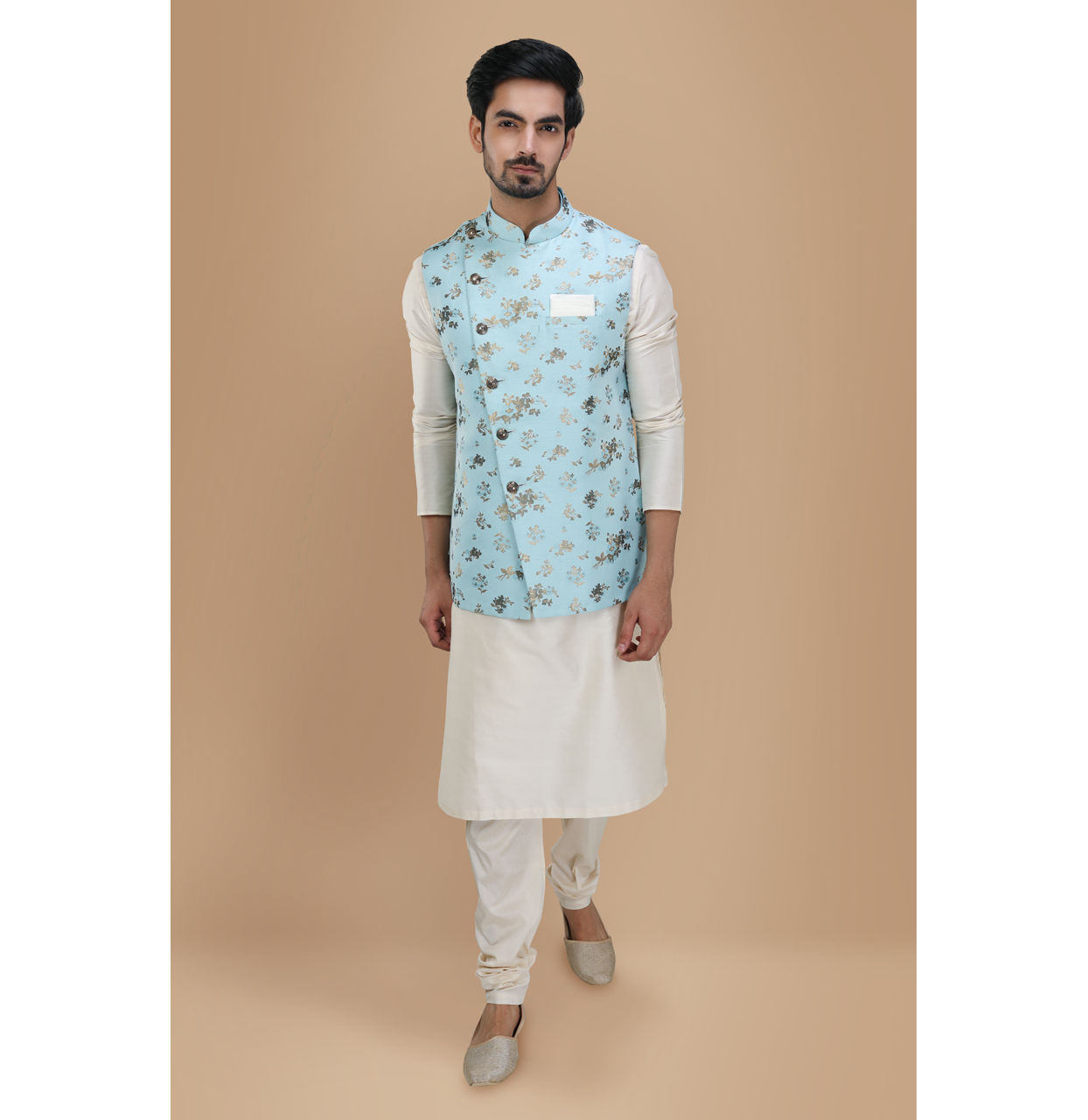 alt message - Manyavar Men Achkan Style Kurta Jacket Set image number 1