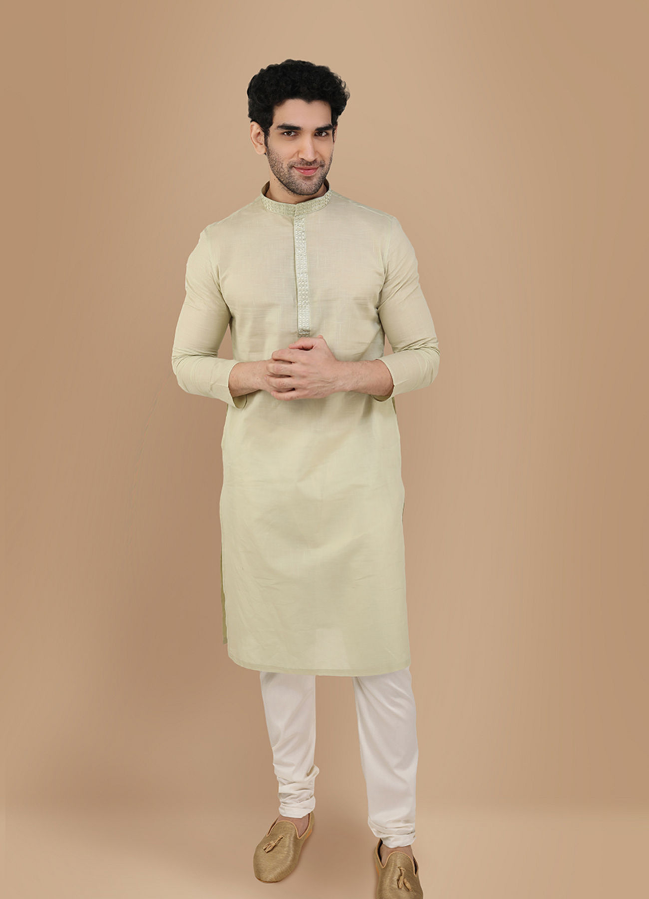 Manyavar Men Light Green Solid Kurta Set With Neck Detailing