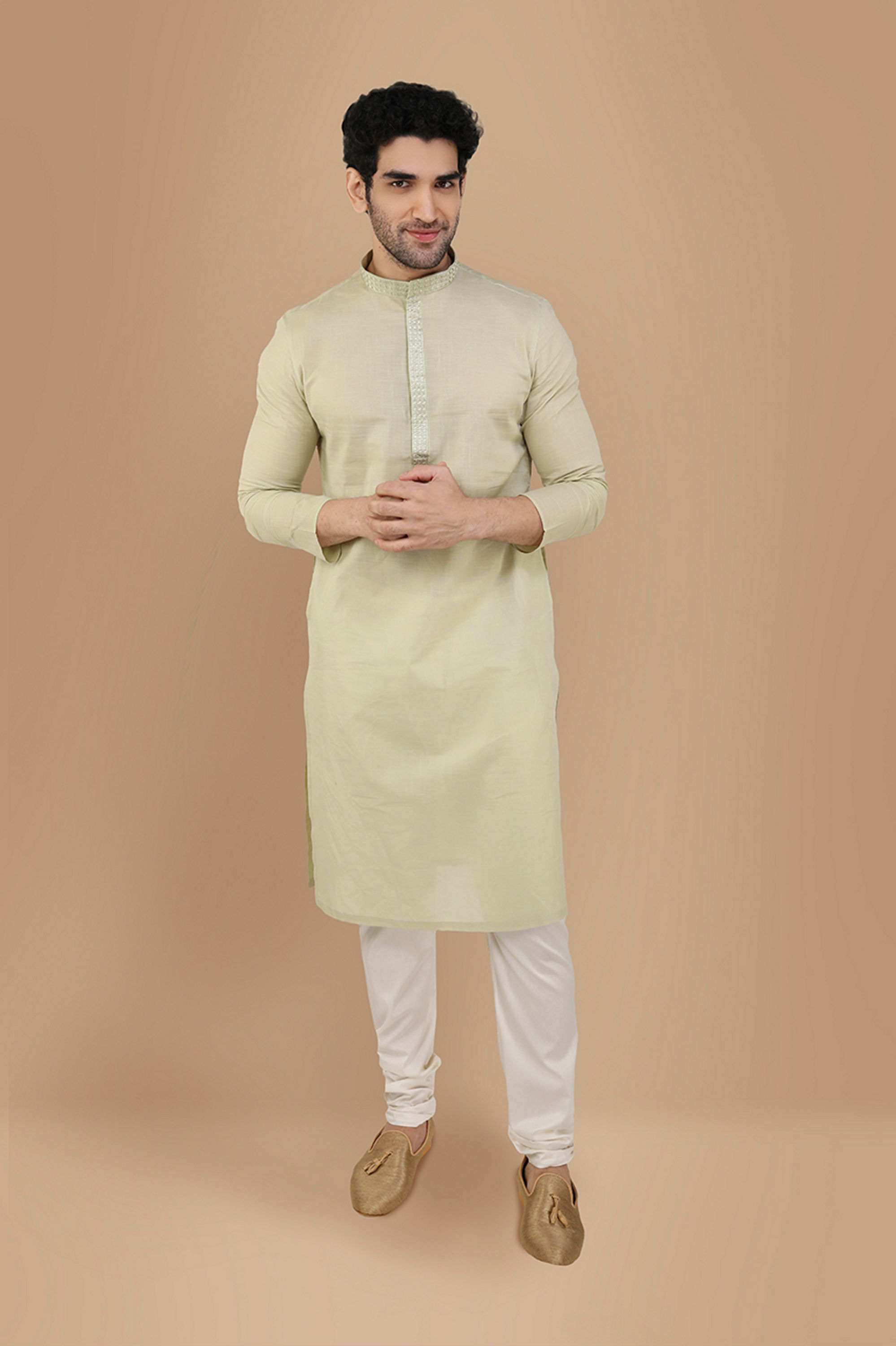 Manyavar Men Light Green Solid Kurta Set With Neck Detailing