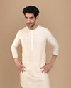 alt message - Manyavar Men Pearl White Solid Kurta image number 0