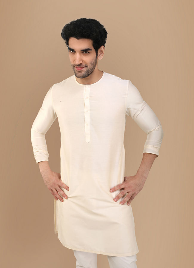 alt message - Manyavar Men Pearl White Solid Kurta image number 0