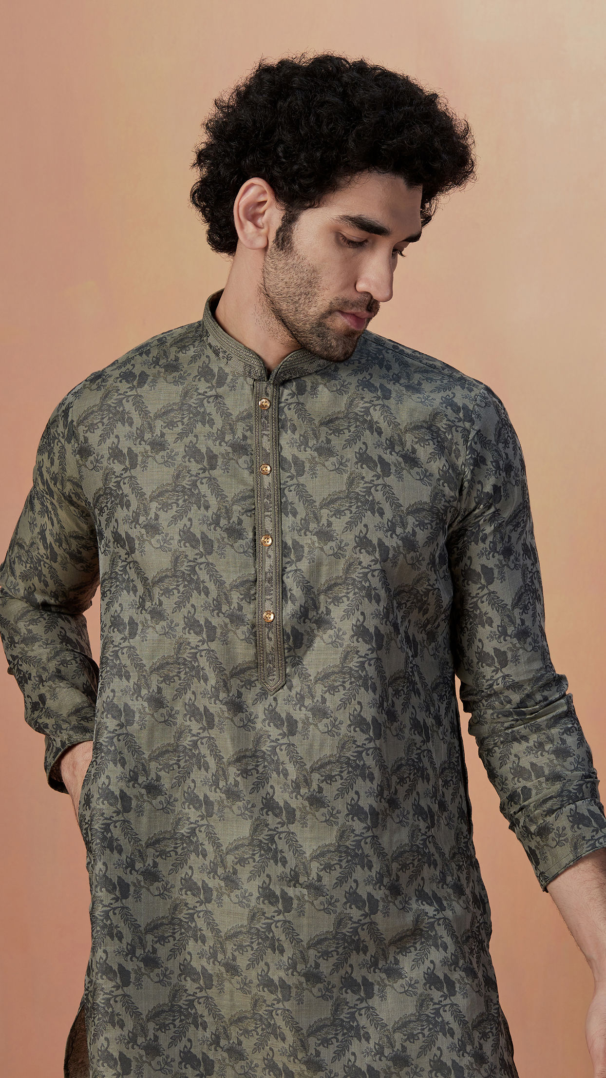 alt message - Manyavar Men Smoke Grey Printed Kurta Pajama image number 0