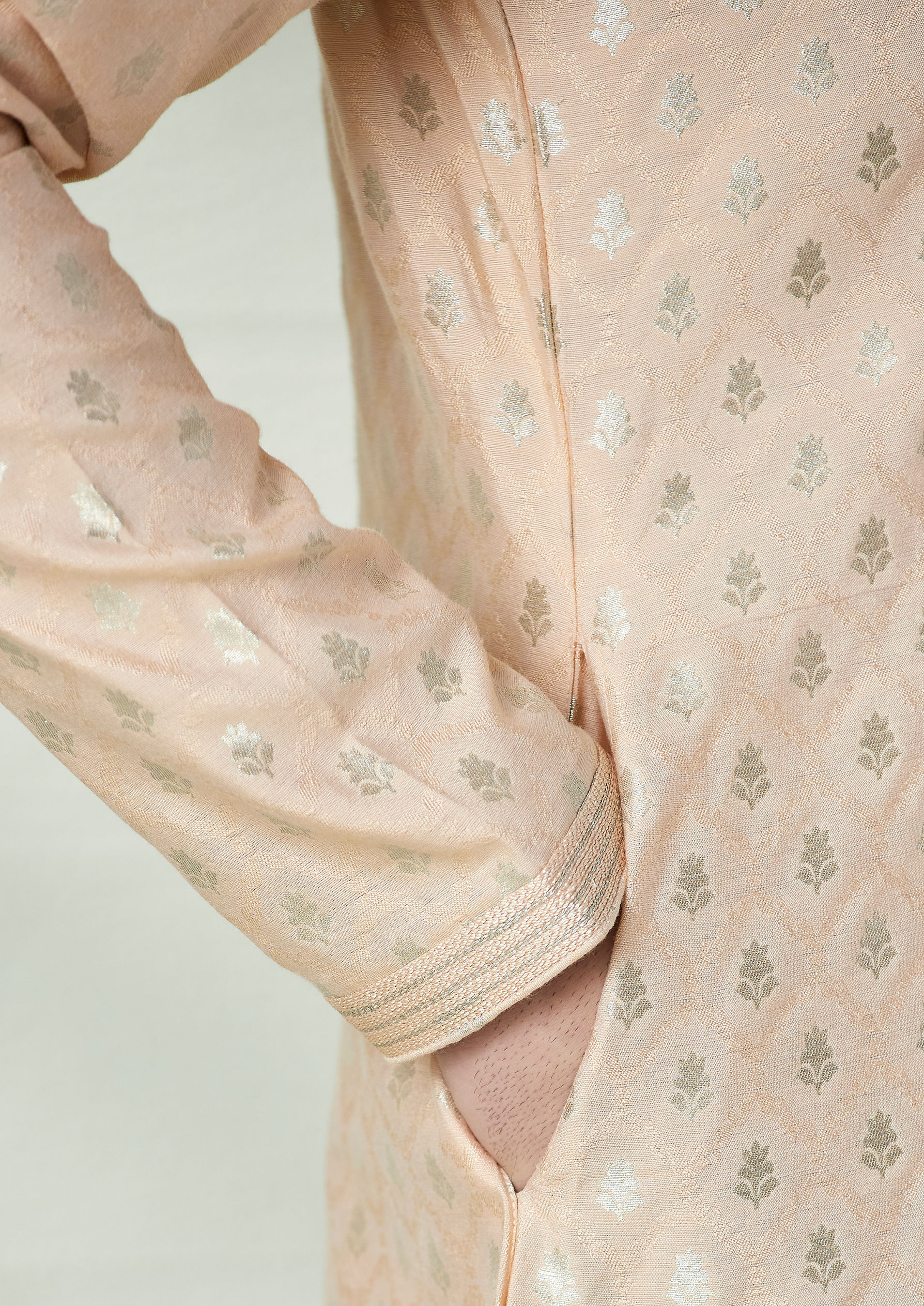 Twamev Men Scallop Shell Pink Jacquard Pattern Kurta Set