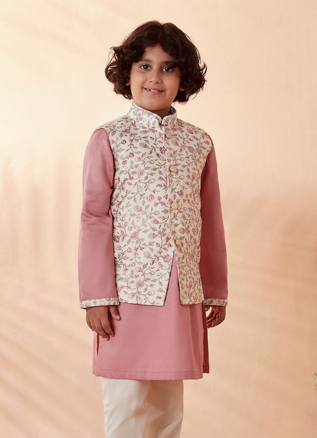 alt message - Manyavar Boys Boys Cream And Pink Kurta Jacket Set image number 1