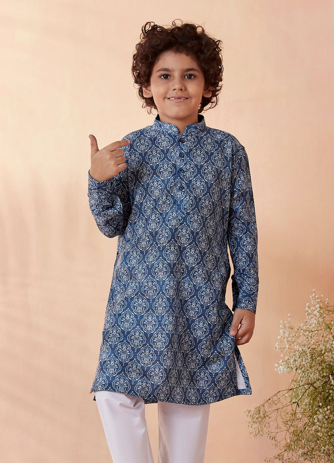 alt message - Manyavar Boys Boys Blue Print Kurta Set image number 1