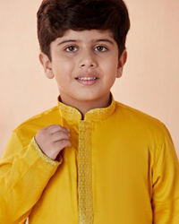 Manyavar Boys Boys Mustard Solid Kurta Set