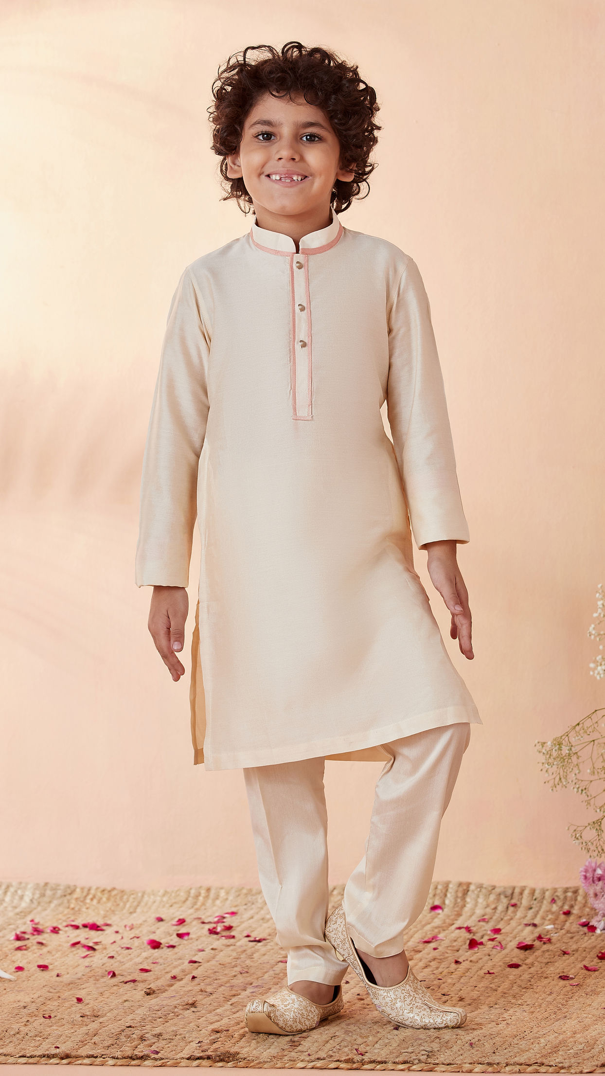 Manyavar Boys Boys Gajaree Floral Design Kurta Jacket Set