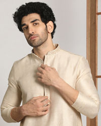 Manyavar Men Off White Festive Kurta With Printed Motifs