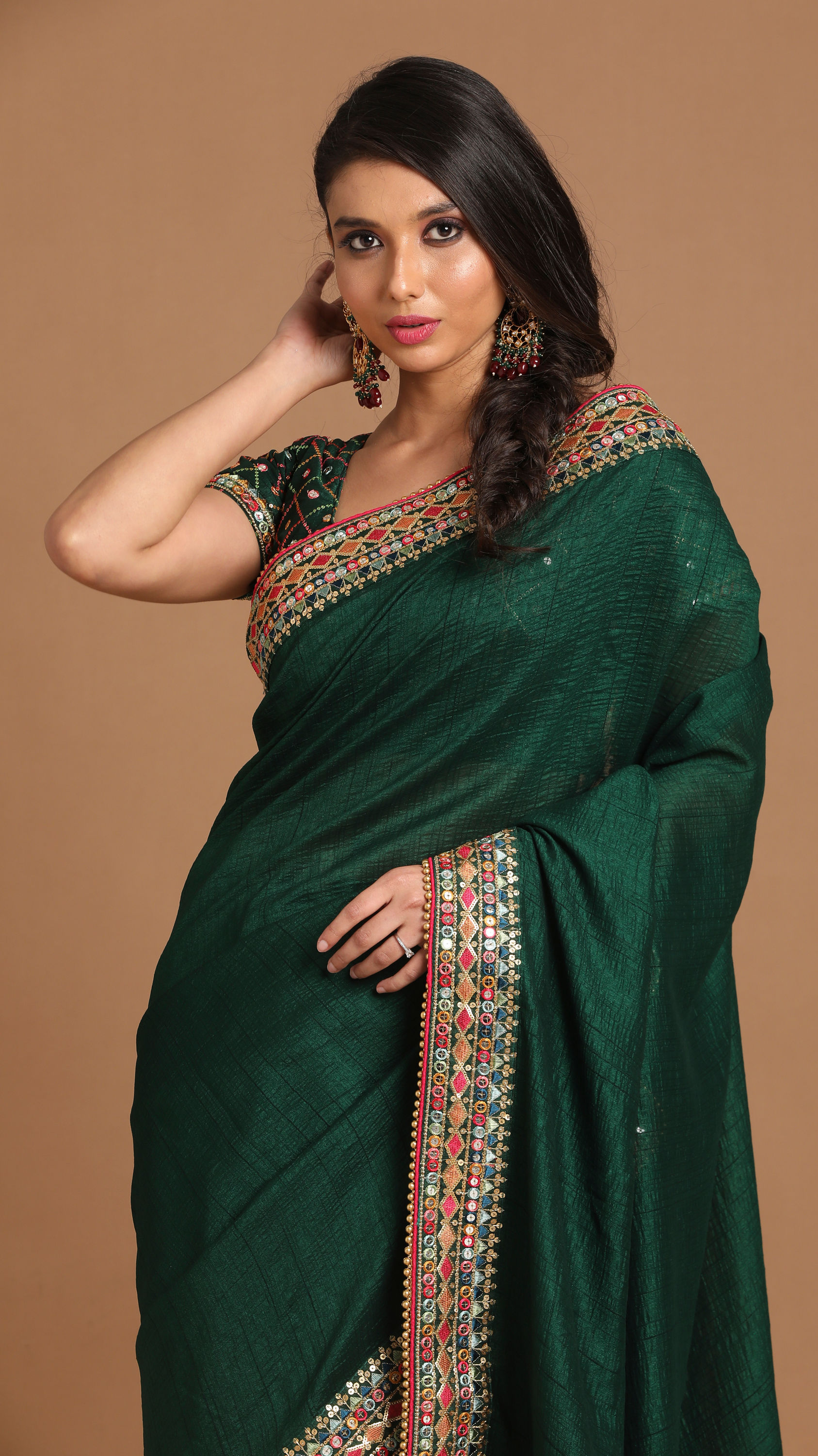 Mohey Women Plush Bottle Green Saree