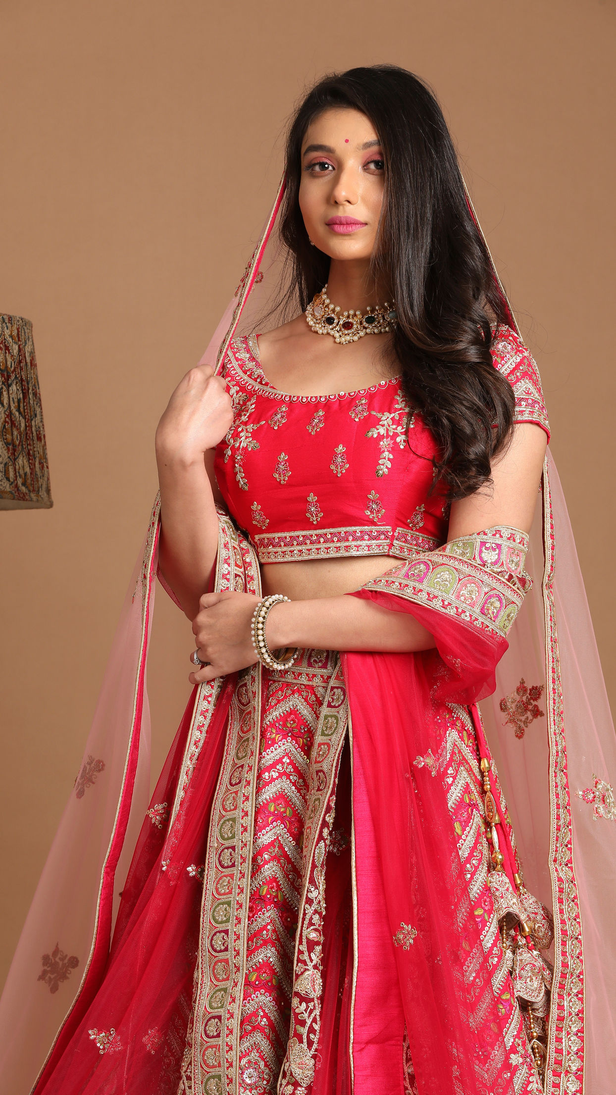 alt message - Mohey Women Ethereal Rani Pink Lehenga image number 1