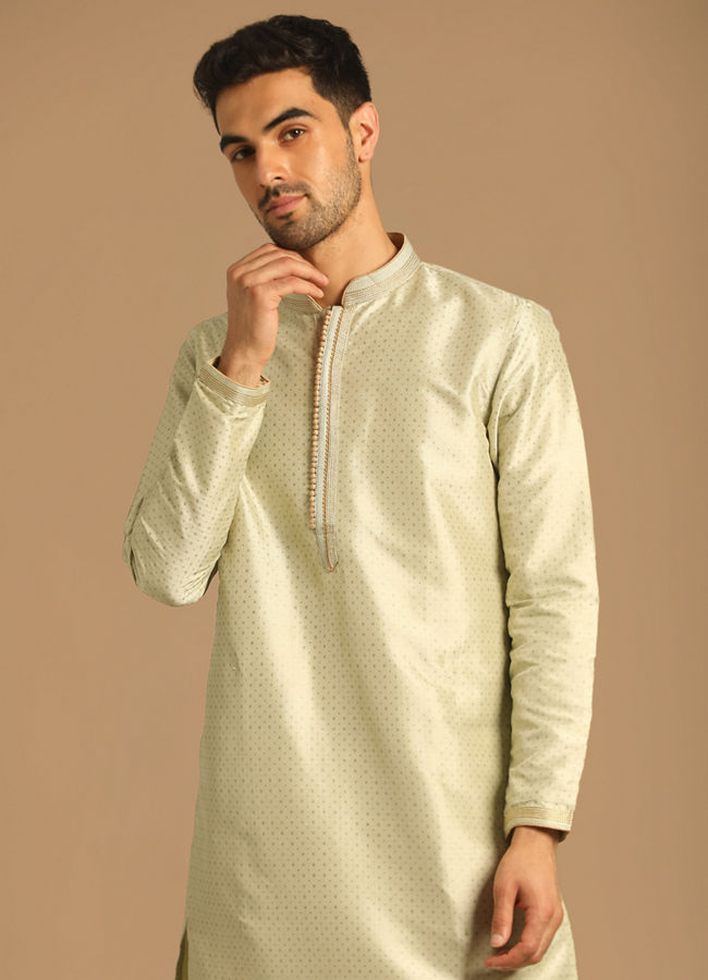 alt message - Manyavar Men Pista Self Booti Kurta Pajama image number 0