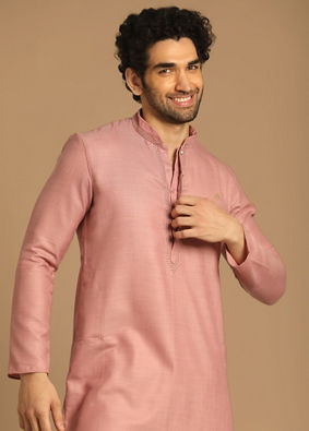 alt message - Manyavar Men Classy Pink Kurta Set image number 0