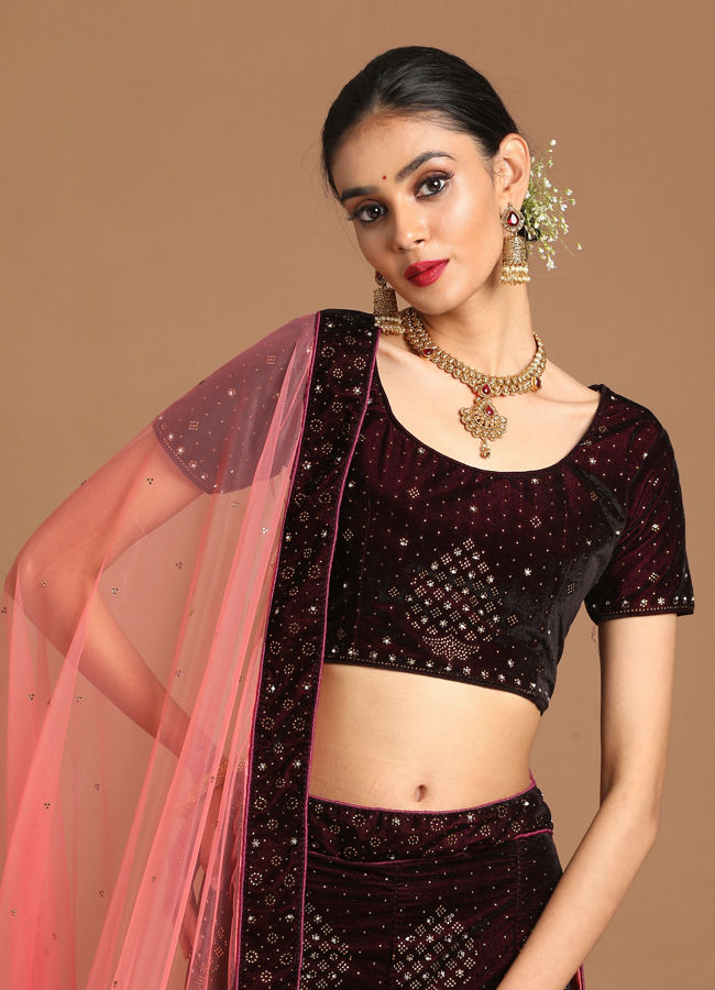 alt message - Mohey Women Luxurious Wine Red Velvet Lehenga image number 1