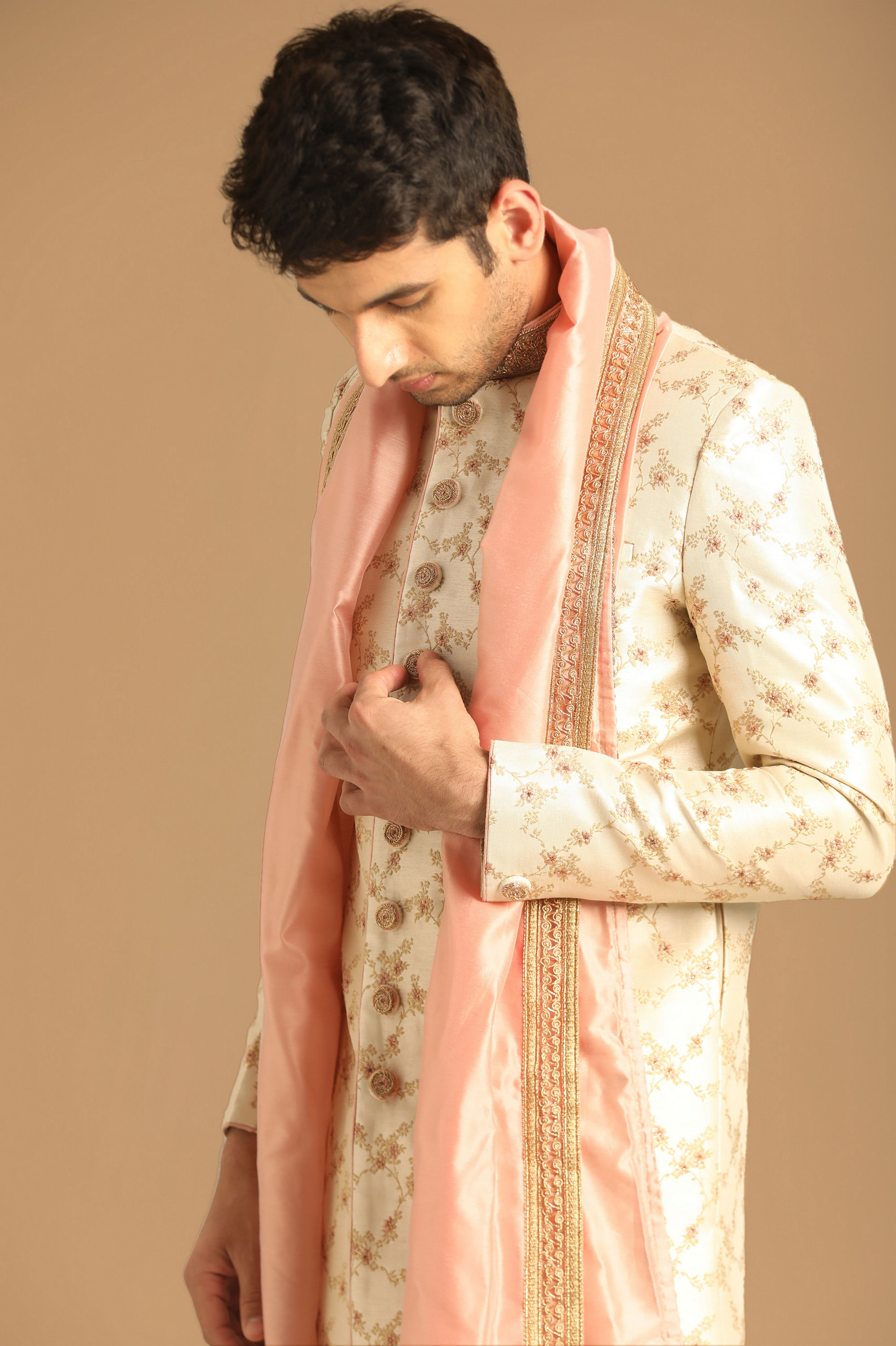 Manyavar Men Charismatic Fawn And Pink Sherwani