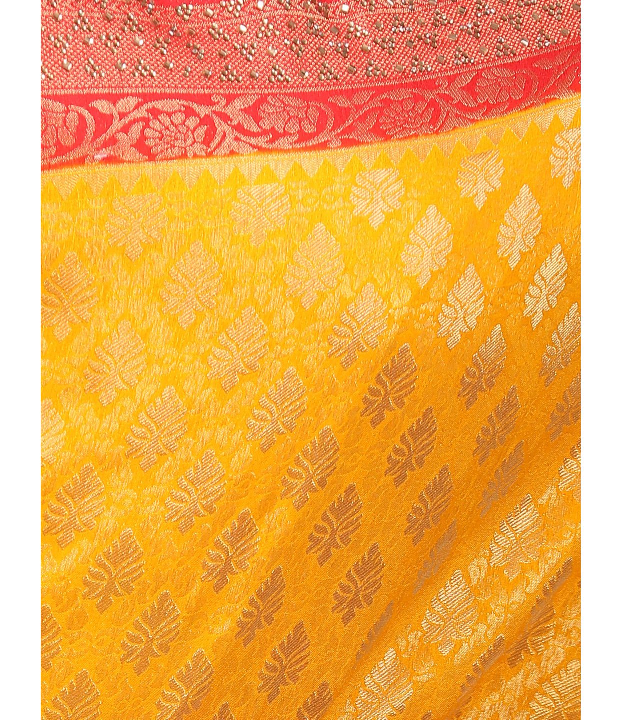 alt message - Mohey Women Blissful Mustard Yellow Saree image number 1