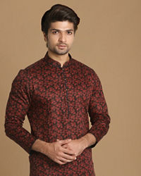 Manyavar Men Floral Kurta In Maroon & Black