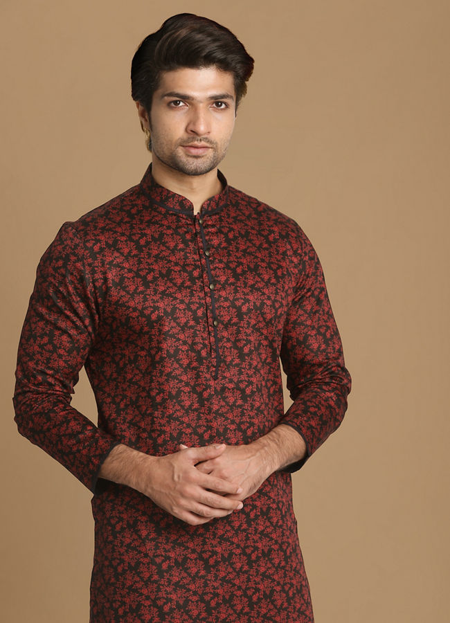 Manyavar Men Floral Kurta In Maroon & Black image number 0