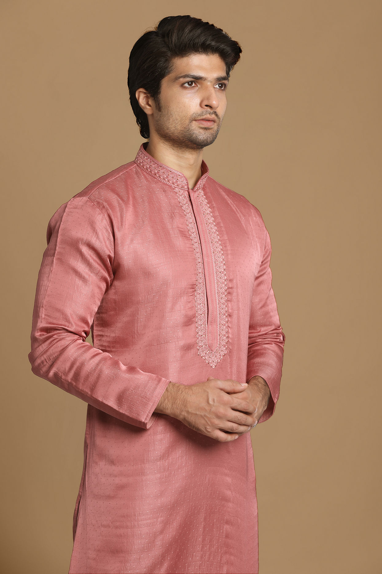 alt message - Manyavar Men Pink Booti Jacquard Kurta Set image number 0