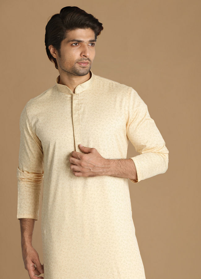 alt message - Manyavar Men Cream Printed Kurta Set image number 0