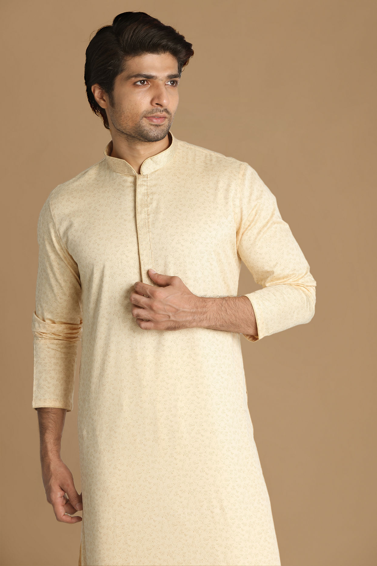 alt message - Manyavar Men Cream Printed Kurta Set image number 0