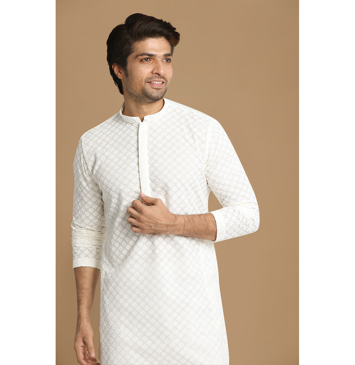 alt message - Manyavar Men Sea Shell White Embroidered Kurta Pajama image number 0