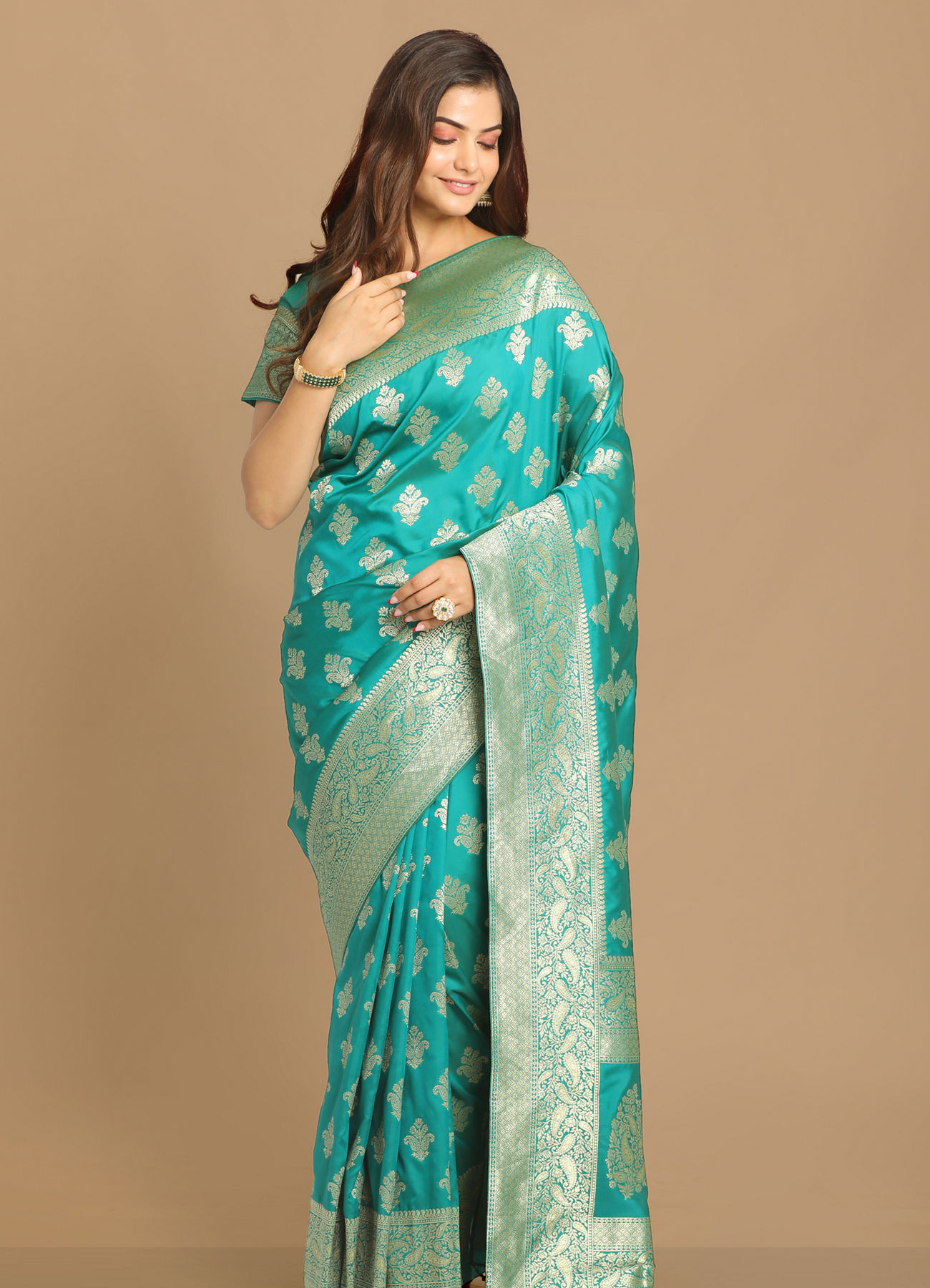 Mohey Women Sensuous Sea Green Saree