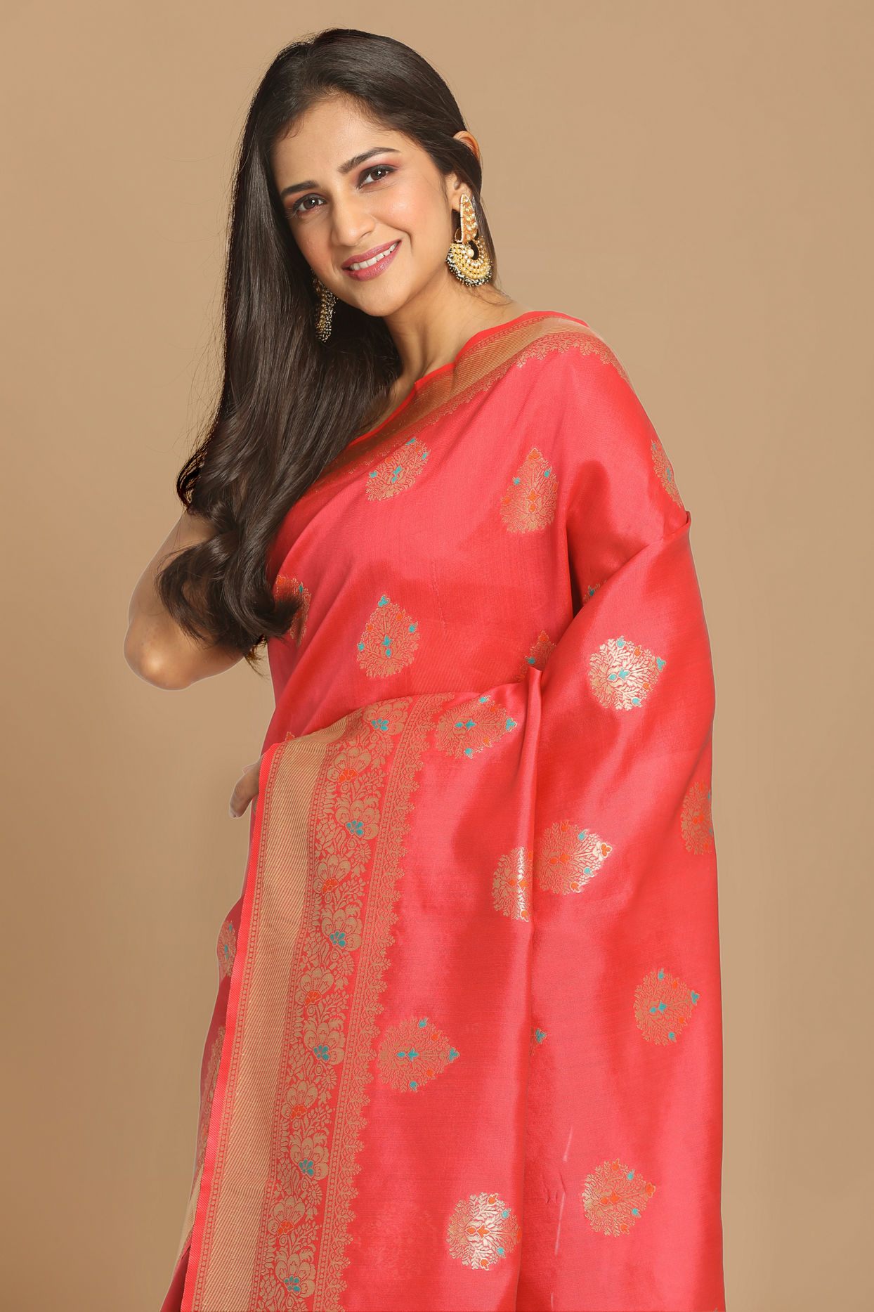 alt message - Mohey Women Pink Weaved Saree image number 1