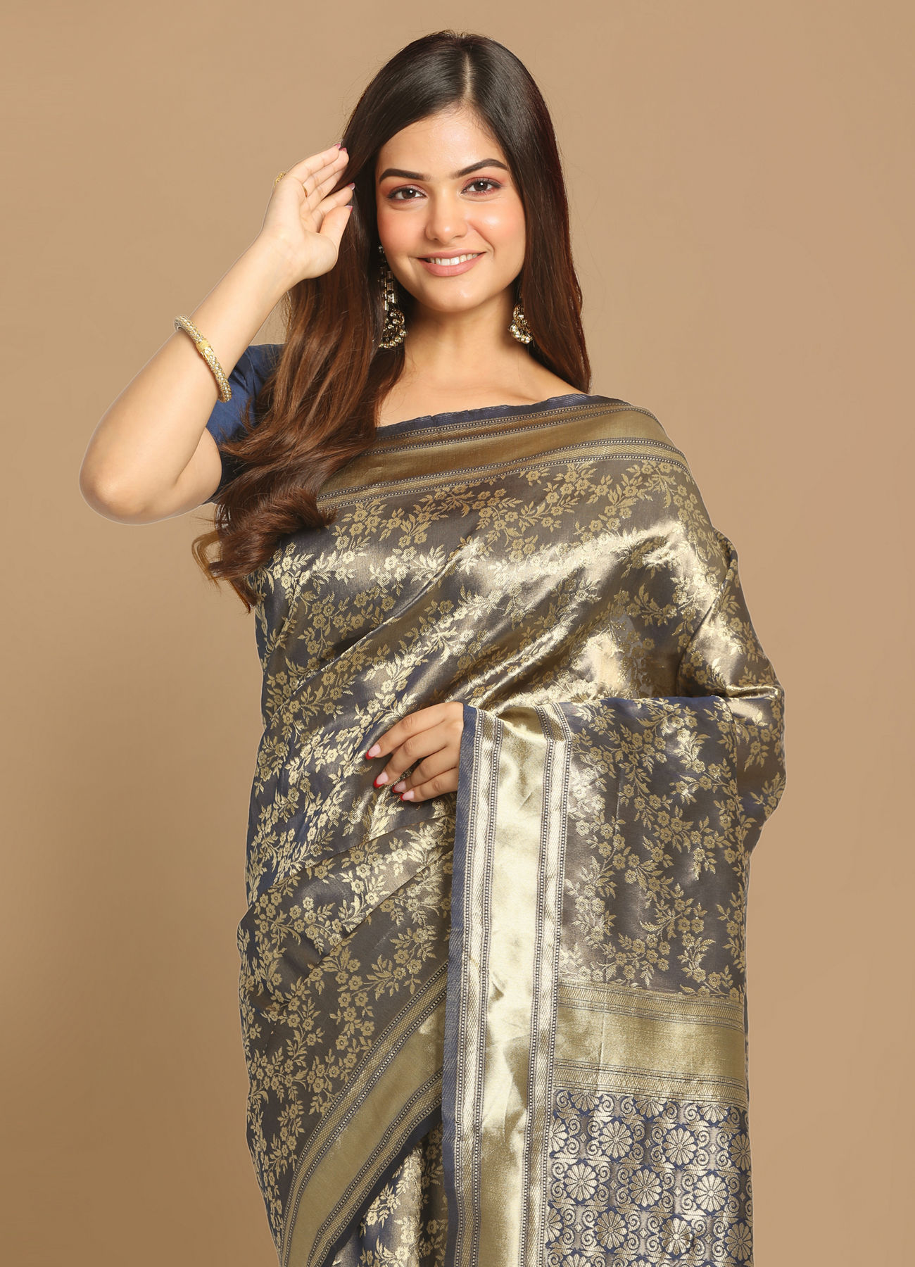 Mohey Women Magnificent Purple Designer Saree