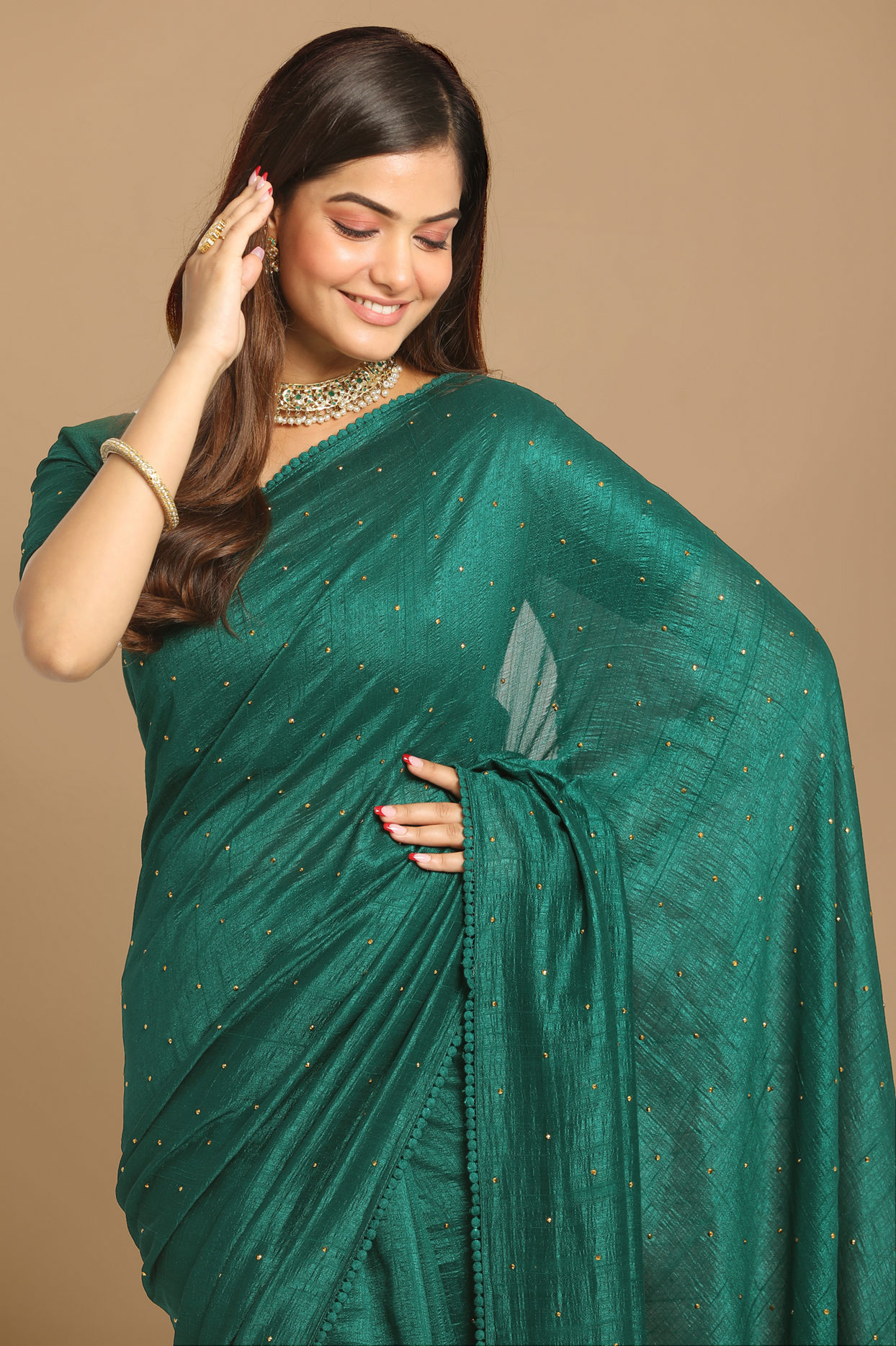 alt message - Mohey Women Decadent Dark Green Saree image number 1