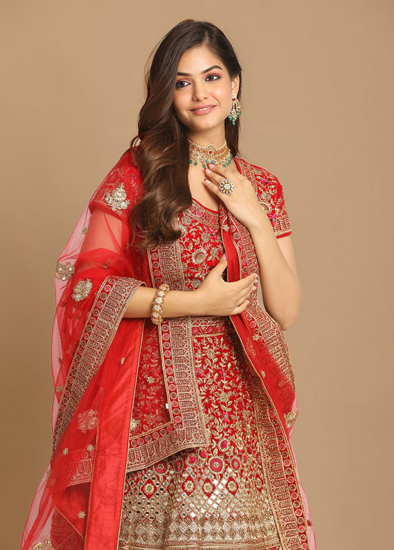 Mohey Women Magnificent Red Bridal Lehenga