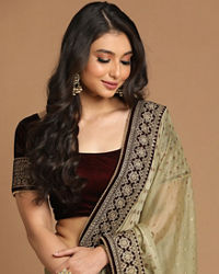 Mohey Women Enchanting Chiffon Pista Saree