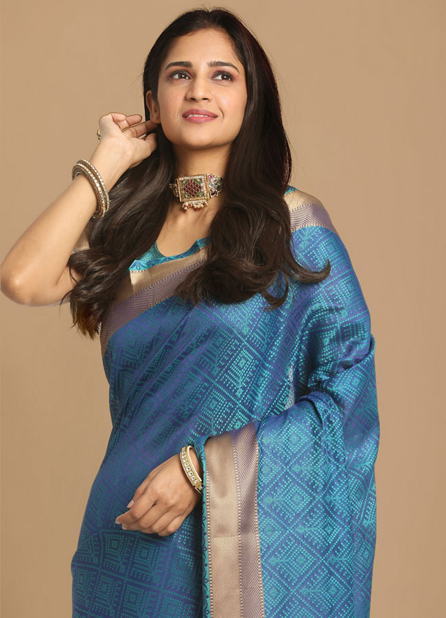 alt message - Mohey Women Glamorous Blue Designer Saree image number 1